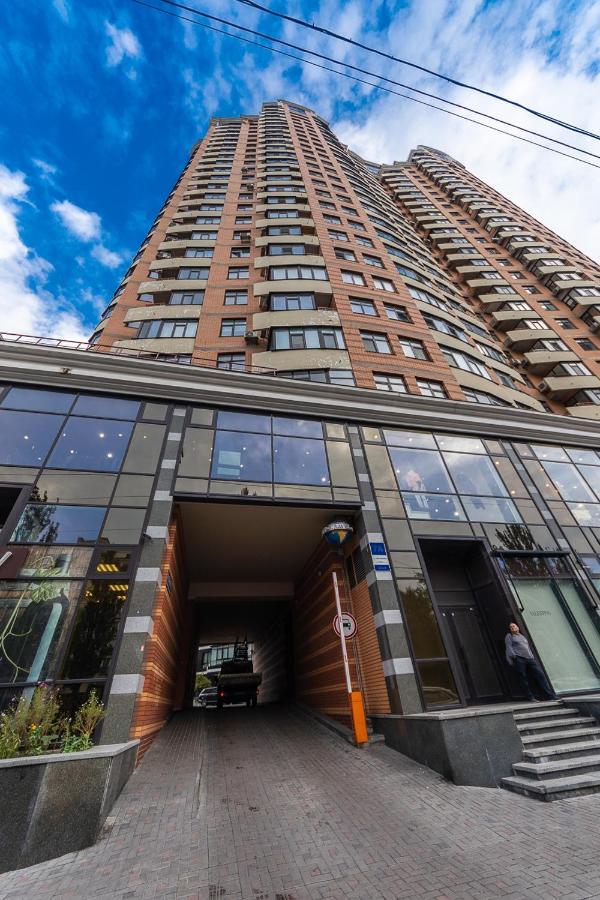 קייב New Building Near Arena City Lesi Ukrainky 7A מראה חיצוני תמונה