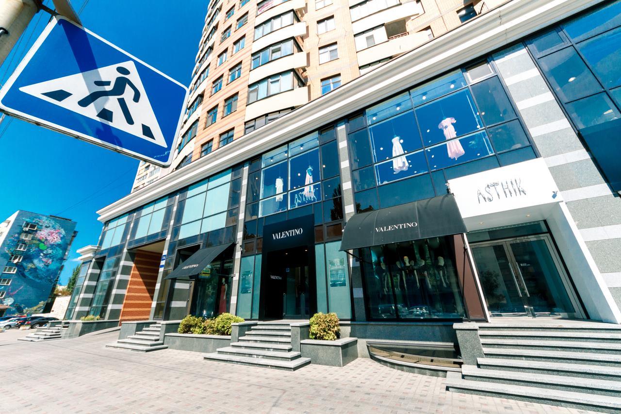קייב New Building Near Arena City Lesi Ukrainky 7A מראה חיצוני תמונה