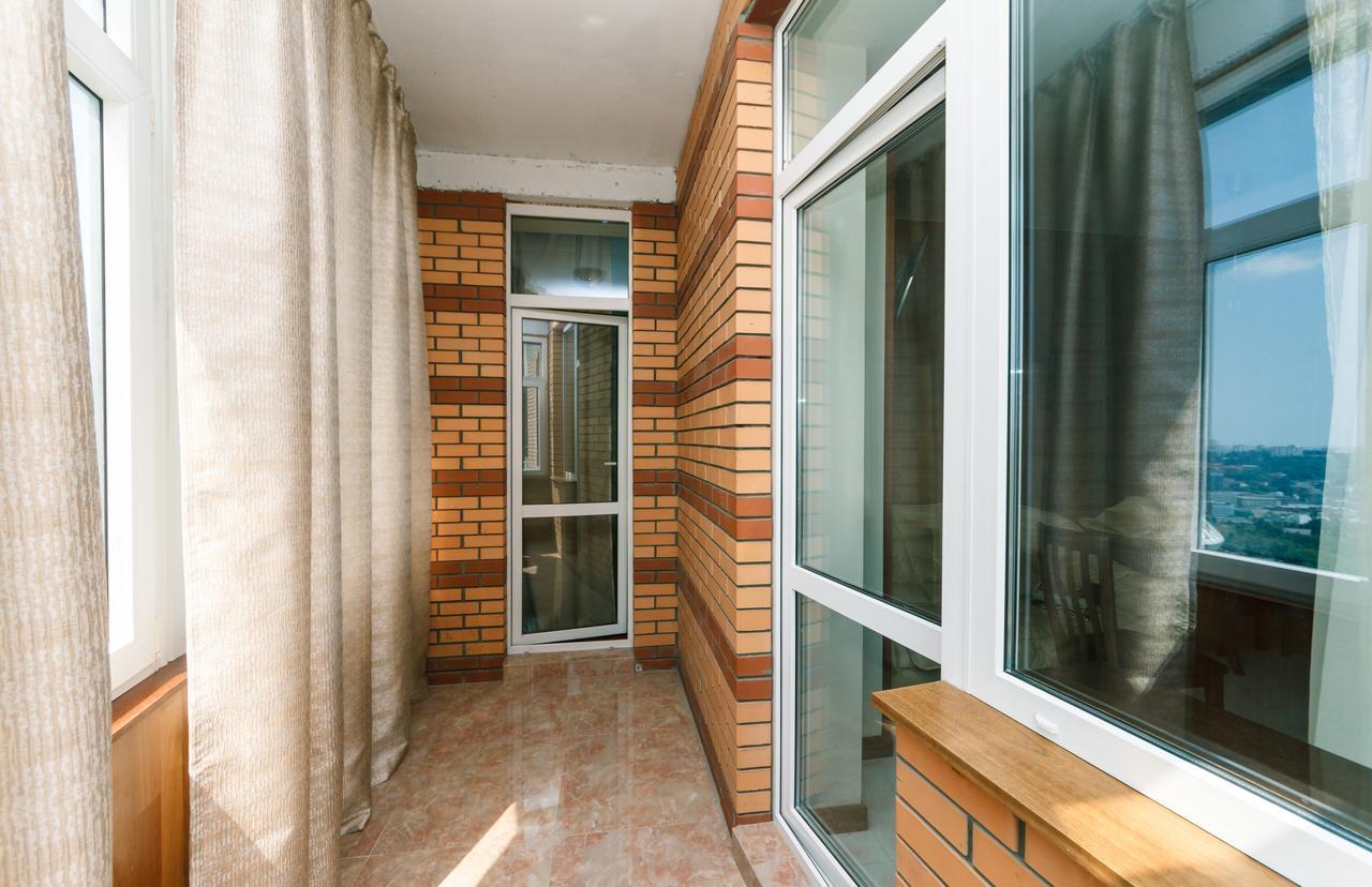 קייב New Building Near Arena City Lesi Ukrainky 7A מראה חיצוני תמונה